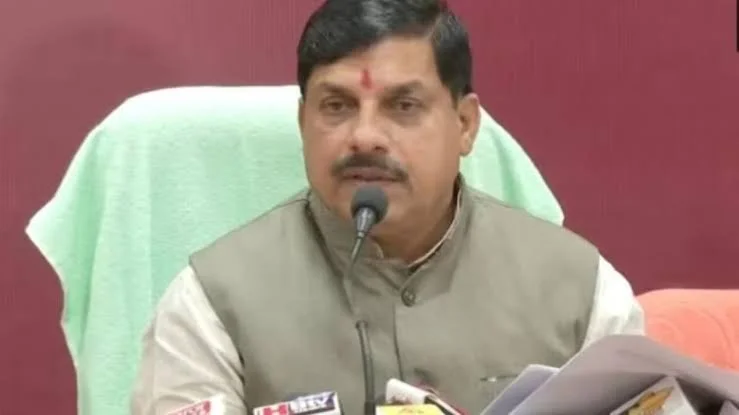 सीएम मोहन यादव के निर्देश, पटवारियों को रूकना होगा मुख्यालय ग्राम पंचायत पर रात । 6 सीएम मोहन यादव के निर्देश, पटवारियों को रूकना होगा मुख्यालय ग्राम पंचायत पर रात ।