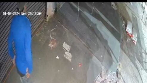 चोरी करने पहुंचा बदमाश, सबसे पहले किया ये काम, CCTV में कैद हुआ! 1 चोरी करने पहुंचा बदमाश, CCTV में कैद हुआ!