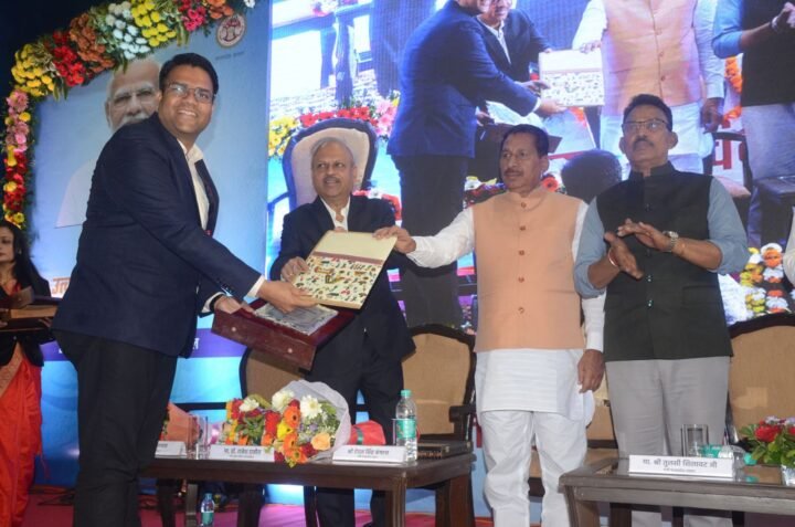 पाटीदार हुए सम्मानित e1708436372137