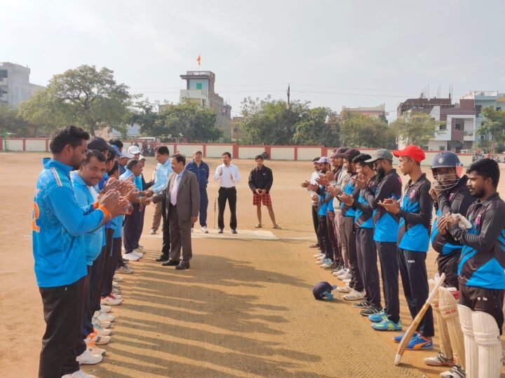झाबुआ ट्राफी । सेमीफाइनल में भिड़ेगें झाबुआ-बड़ोदा और रतलाम-इंदौर, दर्शकों को देखने मिलेगा बेहतरीन क्रिकेट. 1 झाबुआ ट्राफी ।