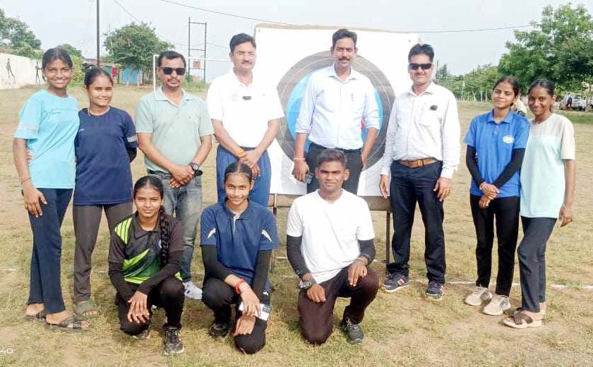 Jhabua: पीएम शासकीय विद्यालय की 4 बालिकाओं का तीरंदाजी राज्य स्तरीय प्रतियोगिता में चयन 7 झाबुआ: पीएम शासकीय विद्यालय की 4 बालिकाओं का तीरंदाजी राज्य स्तरीय प्रतियोगिता में चयन