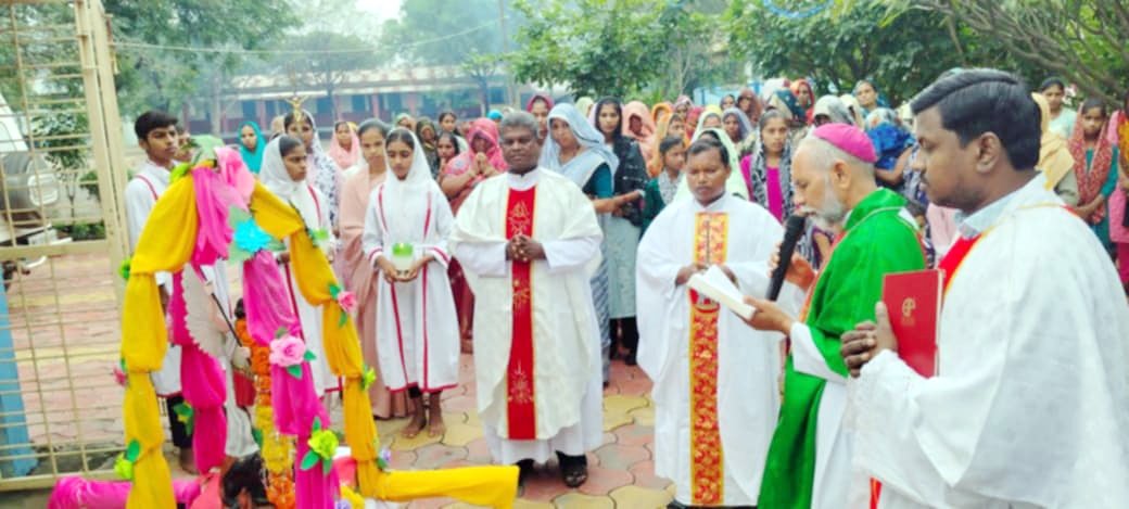 संत महादूत माइकल का पर्व धूमधाम से मनाया गया 2 संत माइकल के पर्व पर विशेष मिस्सा पूजा और बिशप का संदेश