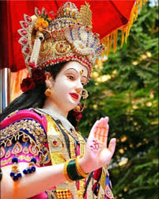 झाबुआ: भव्य नवरात्रोत्सव की तैयारियां पूरी, माँ अंबे के आगमन से सजेगा नगर 1 झाबुआ- नवरात्रि की तैयारियां ।
