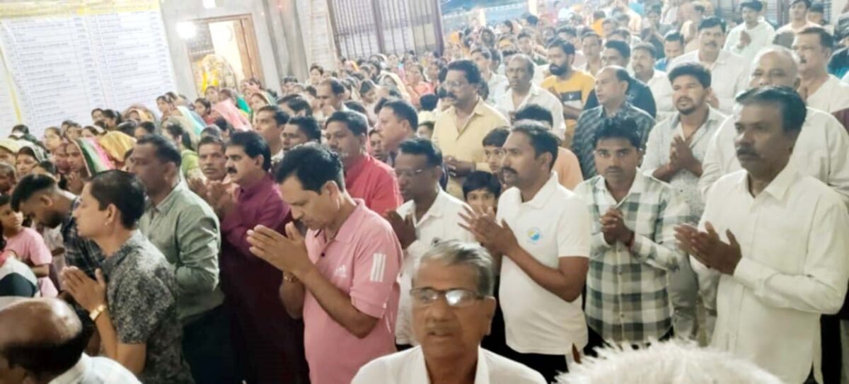 महाकालिका मंदिर में अलसुबह काकड़ आरती ,भक्तों की भारी भीड़ 1 महाकालिका मंदिर में अलसुबह काकड़ आरती
