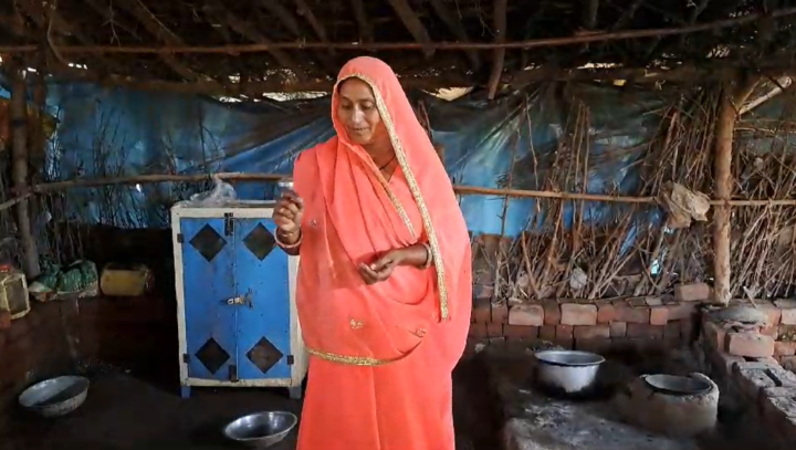 हथियारबंद बदमाशों ने की लूट ।