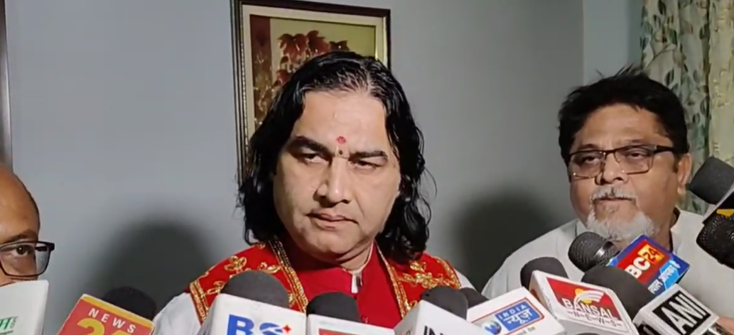 देवकीनंदन ठाकुर का बयान: "देश में सनातन बोर्ड का भी गठन हो" 10 देवकीनंदन ठाकुर का बयान: "देश में सनातन बोर्ड का भी गठन हो"