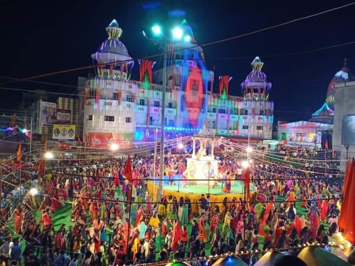 39वां नवदुर्गा उत्सव: राजवाड़ा चौक पर . 8 WhatsApp Image 2024 10 02 at 1.35.02 PM e1727859626446