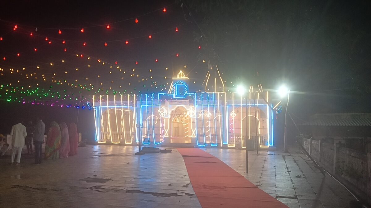 मां नागणेचा मंदिर गंगाखेड़ी पर रोज हो रहा दुर्गा सप्तशती 1 मां नागणेचा मंदिर गंगाखेड़ी पर आकर्षक सज्जा की गई ।