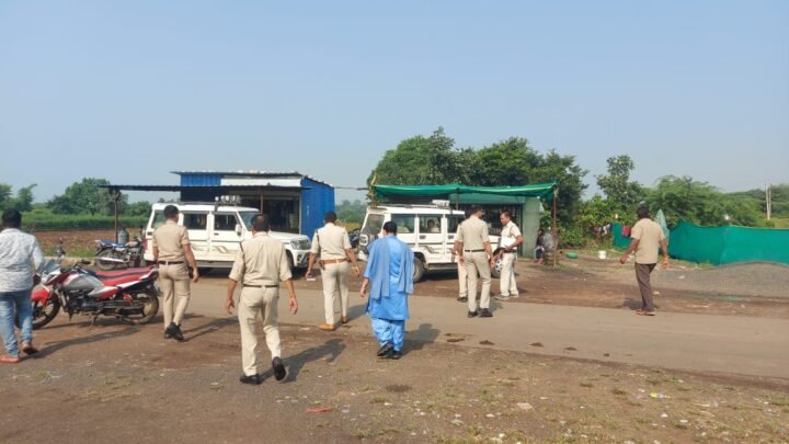 झाबुआ आबकारी विभाग ने करीब 2 लाख रू. की अवैध पकड़ी । 1 झाबुआ आबकारी विभाग की कार्रवाई ।