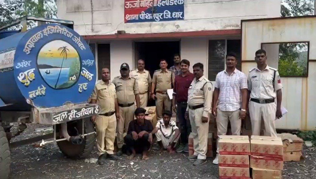 पानी के टैंकर में शराब तस्करी: जोबट जा रही 11 लाख की शराब जब्त । 2 पानी के टैंकर में शराब तस्करी ।