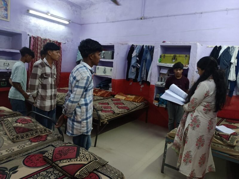 पेटलावद एसडीएम ने छात्रावासों किया औचक निरीक्षण 1 पेटलावद एसडीएम ने किया औचक निरीक्षण