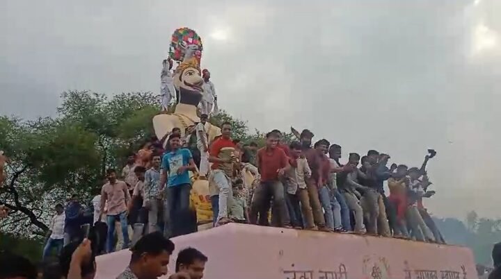 रावण दहन : इस गांव में है अनुठी परंपरा । 7 रावण दहन धमनार