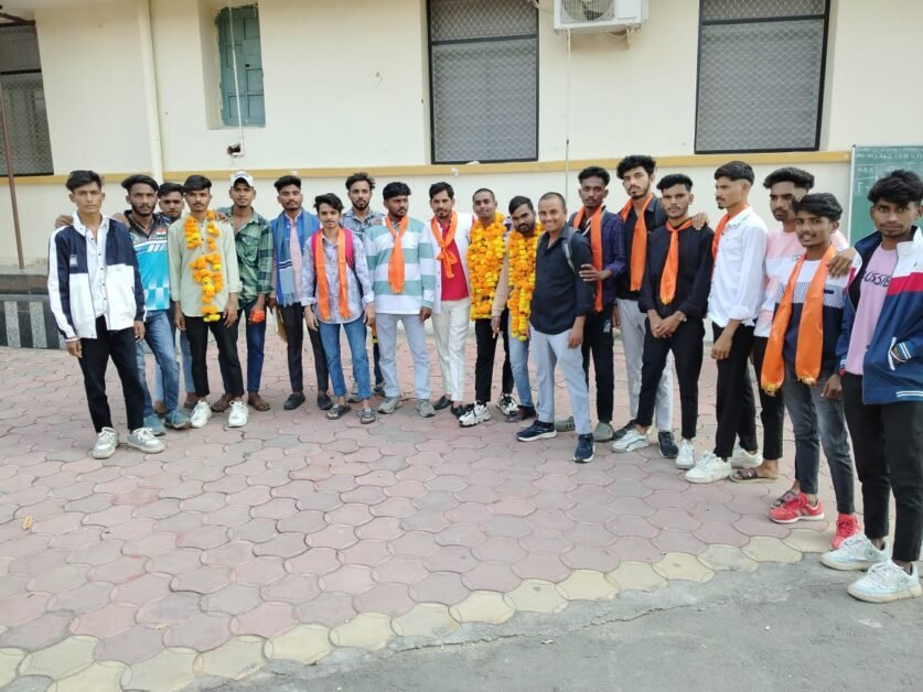 छात्र शक्ति: झाबुआ कॉलेज में बनी नई छात्र कार्यकारिणी 1 छात्र शक्ति ने घोषित की कार्यकारिणी