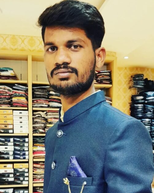 महू-नीमच मार्ग पर भीषण सड़क दुर्घटना, ट्रक में लगी आग, बाइक सवार की मौत 1 महू-नीमच मार्ग पर भीषण सड़क हादसा