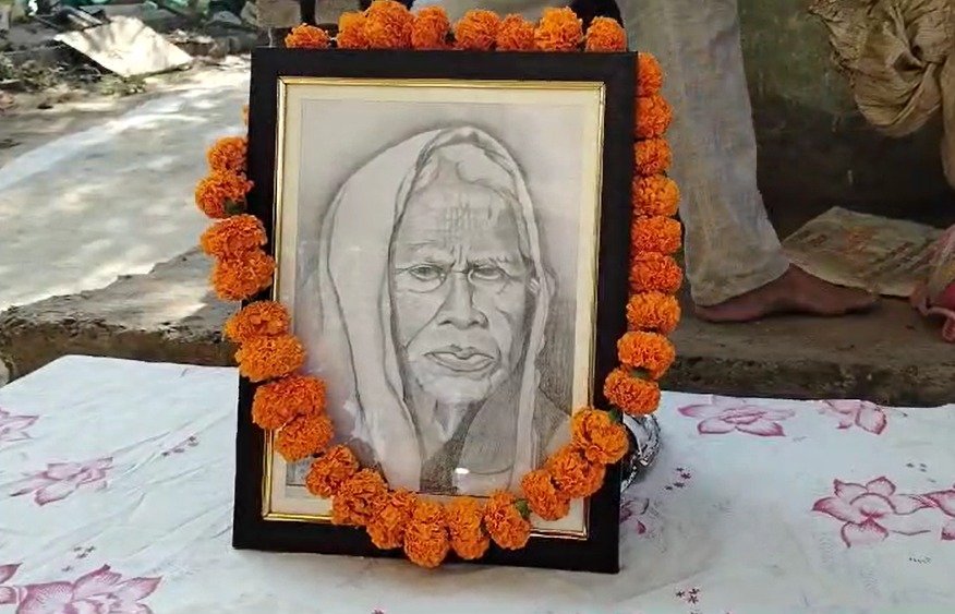 पद्म श्री जोधइया बाई: उमरिया की आदिवासी कला को नया आयाम देने वाली महान चित्रकार का निधन 10 पद्म श्री जोधइया बाई
