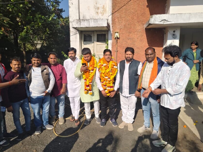 झाबुआ में नवनियुक्त एबीवीपी पदाधिकारियों का स्वागत सम्मान ।