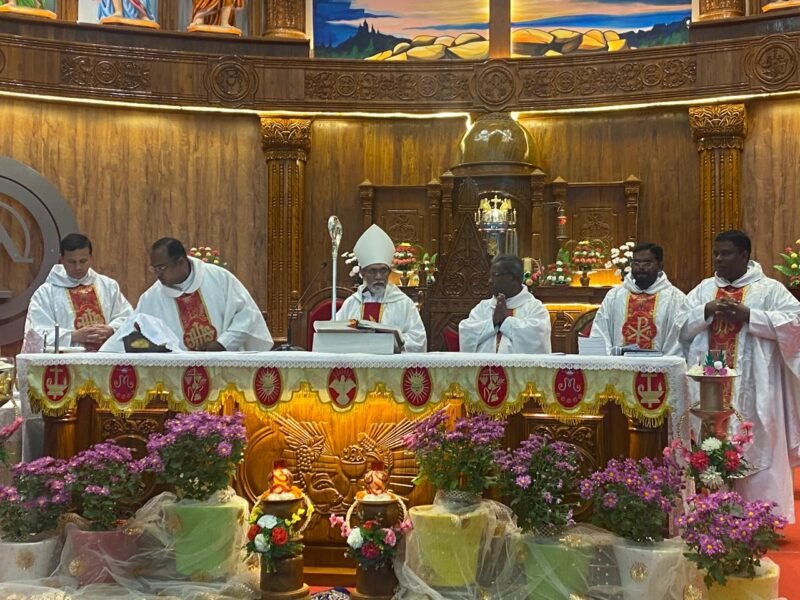 झाबुआ में क्रिसमस 2024: केरोल गीतों की गूंज के साथ मनाया प्रभु यीशु का जन्मोत्सव । 6 झाबुआ क्रिसमस 2024