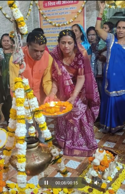 महाशिवरात्रि पर थांदला के शिवालयों में गूंजे जयकारे, भव्य शिव बारात निकाली गई 1 WhatsApp Image 2025 02 27 at 12.55.58 1
