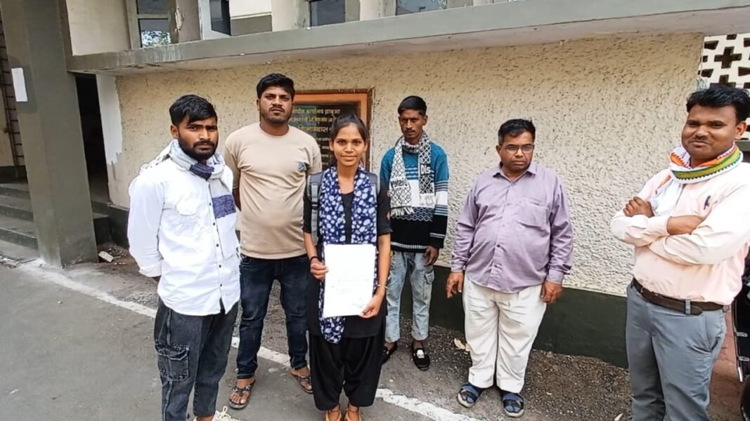 स्कूटी योजना में गड़बड़ी की शिकायत ! छात्रा को पहले मिला स्वीकृति पत्र, बाद में बताया अपात्र 6 WhatsApp Image 2025 02 27 at 18.50.21 e1740662630190