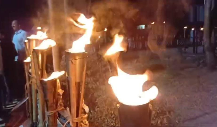 वीर चंद्रशेखर आज़ाद की पुण्यतिथि पर झाबुआ में निकला मशाल जुलूस 4 वीर चंद्रशेखर आज़ाद की पुण्यतिथि पर झाबुआ में निकला मशाल जुलूस