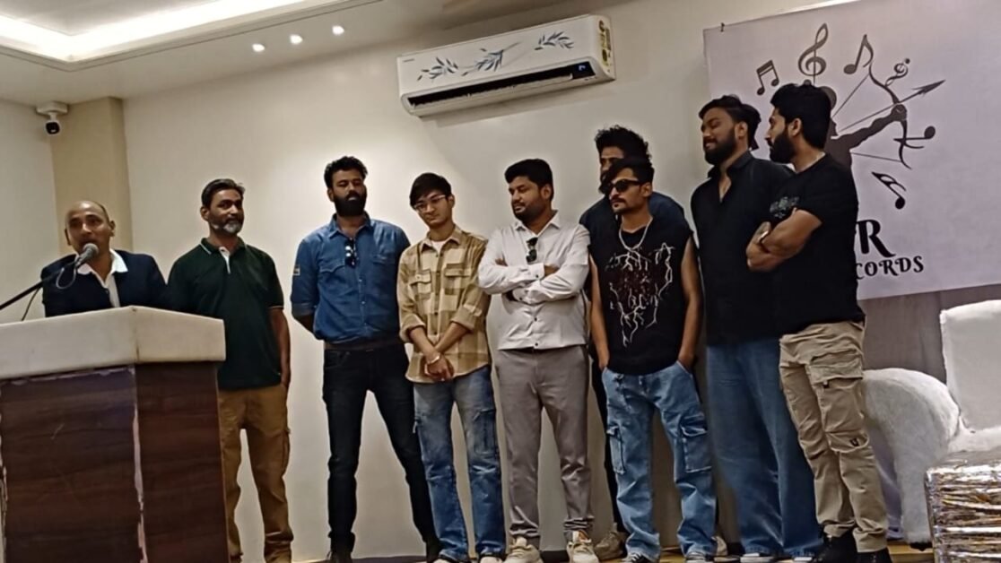 झाबुआ में लॉन्च हुआ ASR म्यूजिक लेबल, पहला गाना ‘रेलगाड़ी’ बना आकर्षण का केंद्र 3 3ed19ddd 3a61 4c62 b1cc 0ebfe87e0c77
