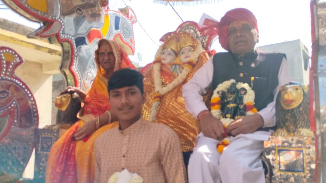 करवड़ में भव्य कलश यात्रा, श्री खेड़ापति हनुमान मंदिर जीर्णोद्धार और मां चामुंडा मूर्ति प्राण प्रतिष्ठा कार्यक्रम 1 img 20250403 wa0046540599273431784269