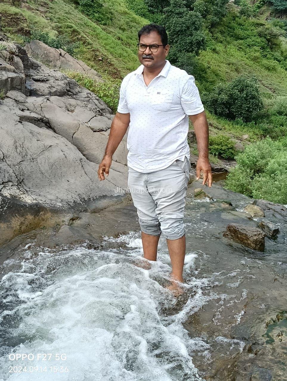 Pahalgam terror attack: इंदौर निवासी सुशीलकुमार नथानिया की मौत, आलीराजपुर LIC में थे पदस्थ! 9 img 20250423 wa00011966250835970904691