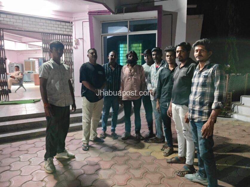 Meghnagar: सोशल मीडिया पर आपत्तिजनक पोस्ट, दर्ज हुई FIR. 1 Meghnagar: सोशल मीडिया पर आपत्तिजनक पोस्ट, दर्ज हुई FIR.