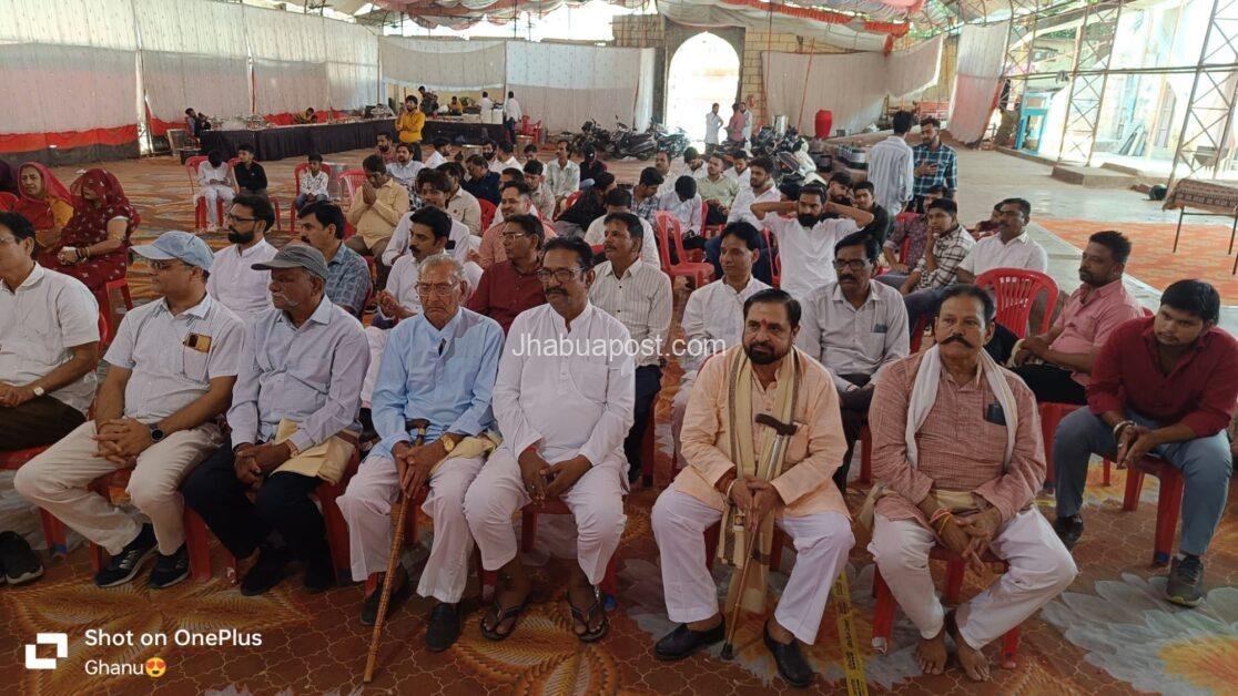 Jhabua : सेन महाराज जयंती पर श्रद्धा और सादगी से हुआ आयोजन, बुजुर्गों व प्रतिभावान बच्चों का सम्मान 2 Jhabua : सेन महाराज जयंती
