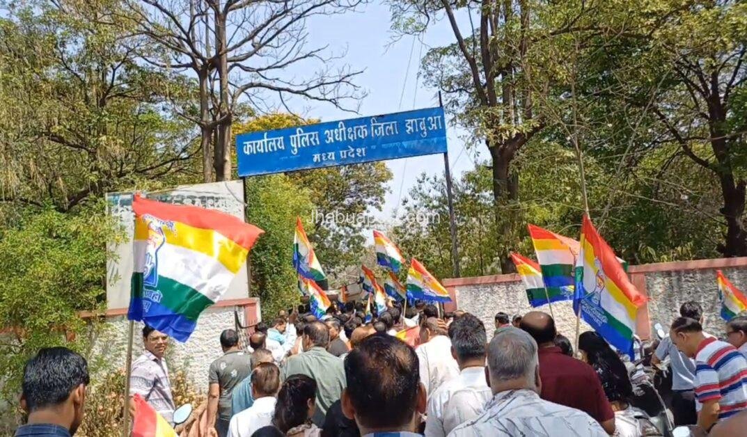 जैन मंदिर से चोरी का पता नहीं लगा पाई पुलिस, आक्रोशित जैन समाज पहुंचा एसपी के पास! 1 screenshot 20250415 114426 gallery4550532713650199347