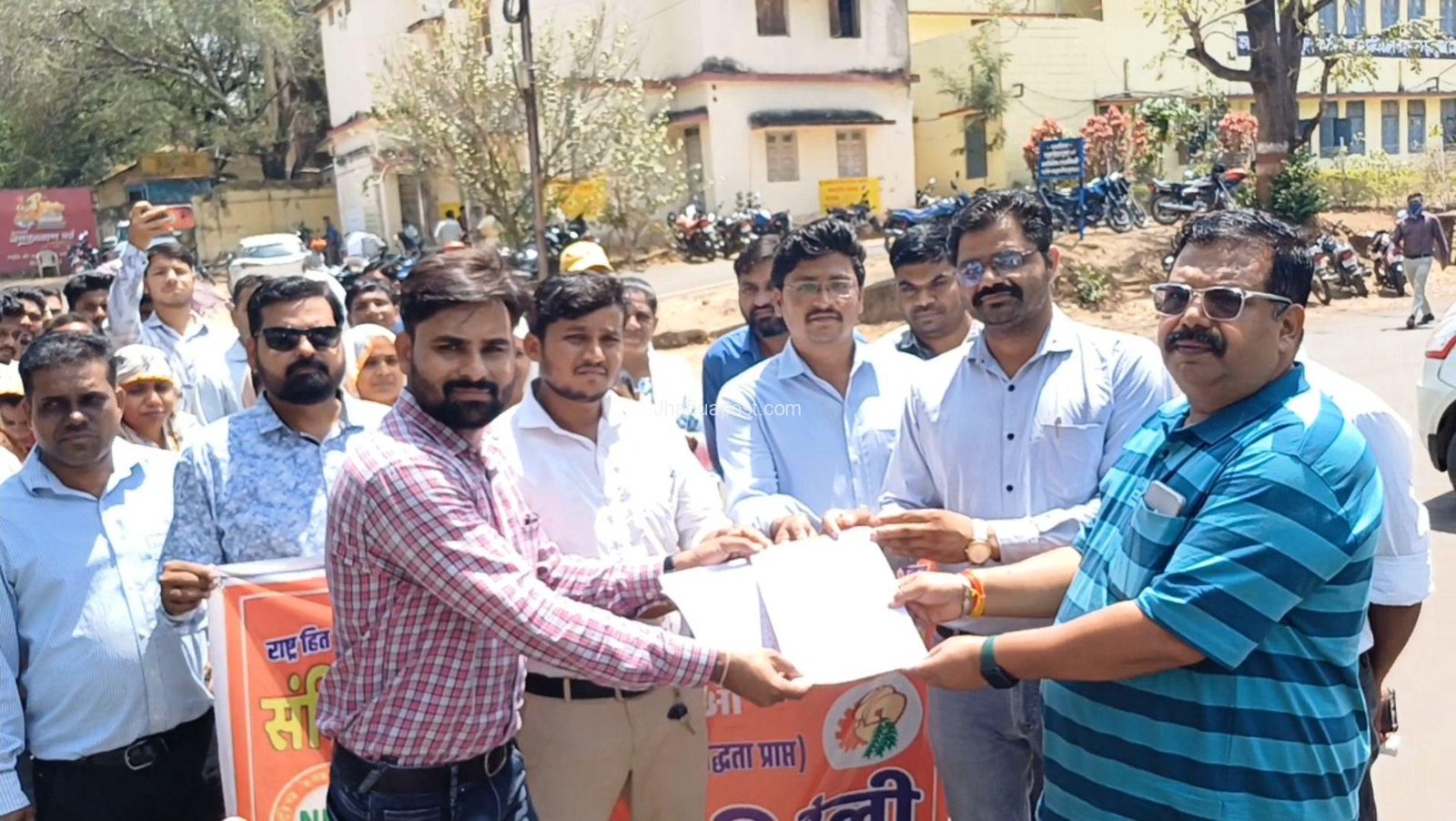 संविदा स्वास्थ्य कर्मचारियों ने सरकार को दी चेतावनी, 22 अप्रैल से अनिश्चितकालीन हड़ताल 3 screenshot 20250416 135218 gallery8056474707282812564