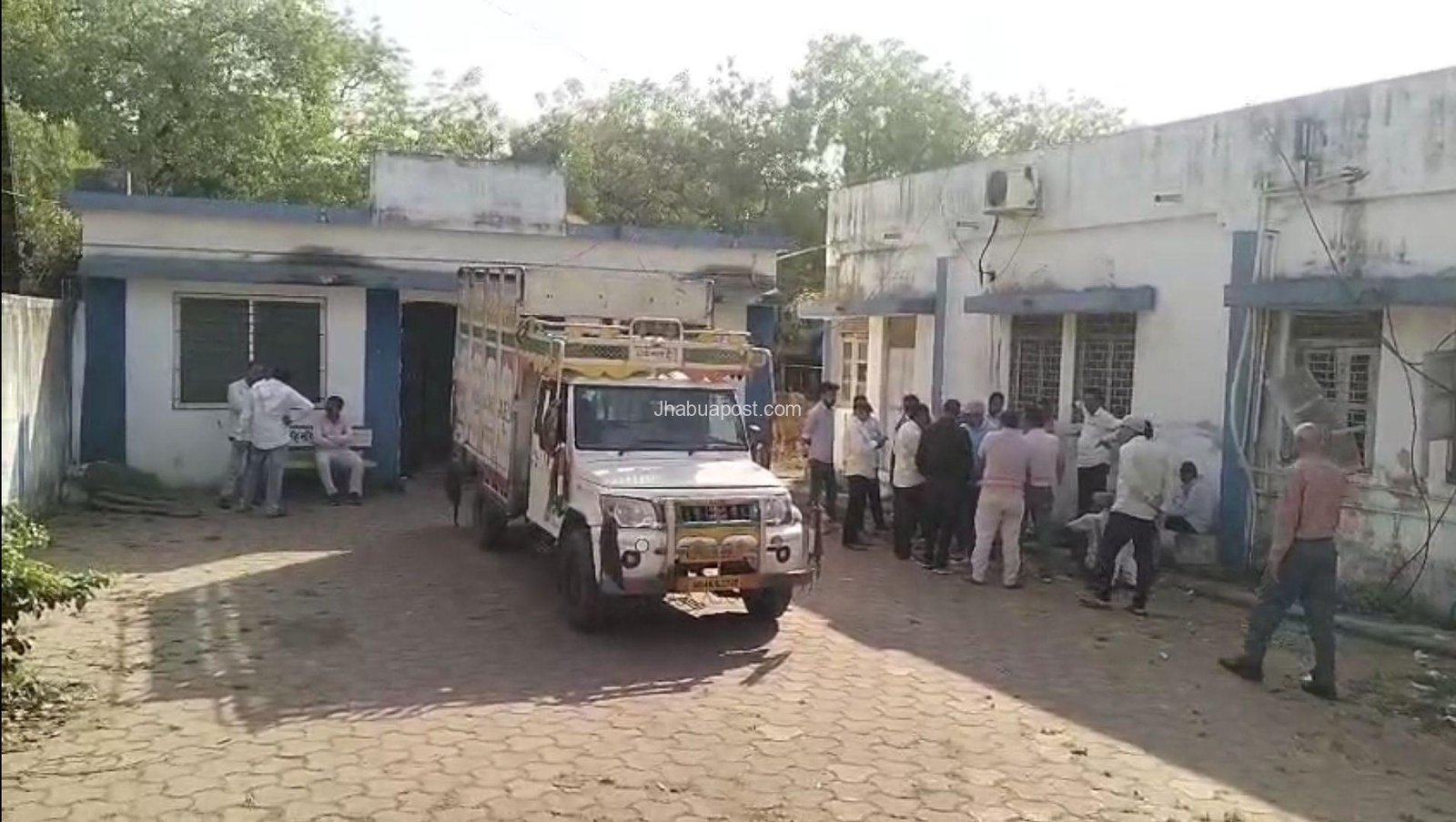 कुएं में तैरता मिला SI नगीन कटारा का शव, हत्या, हादसा या आत्महत्या – जांच में उलझा मामला 2 screenshot 20250417 165511 gallery7094423057461717997