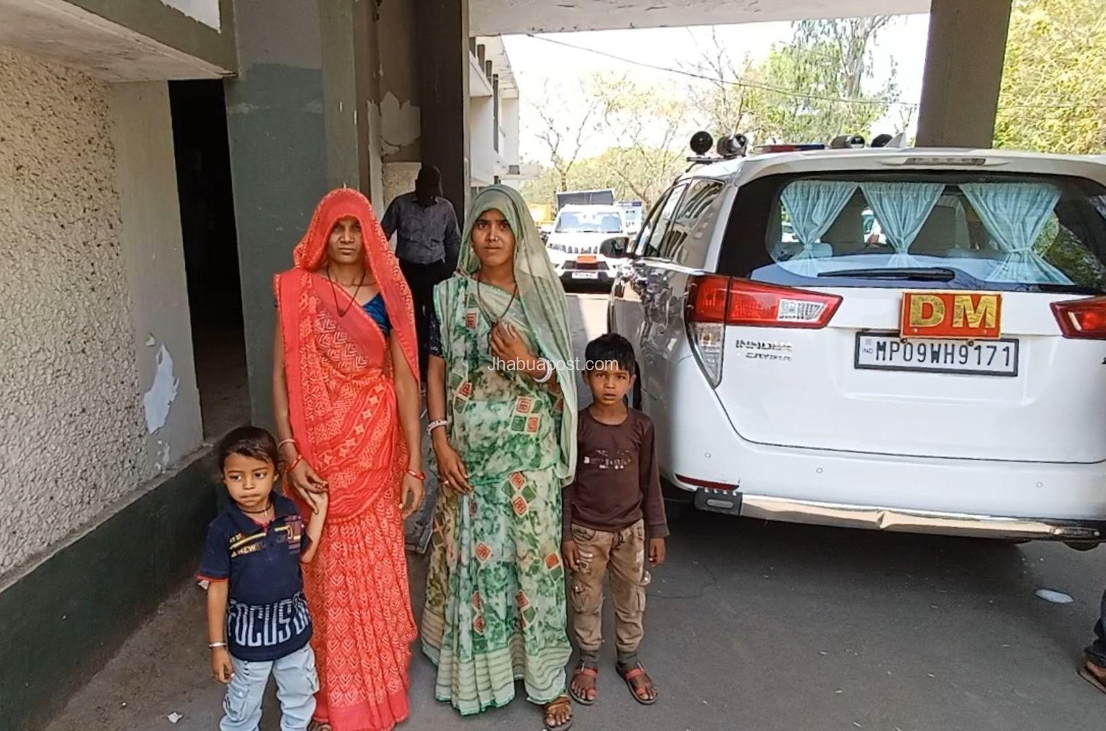 सरकारी पट्टे की जमीन की रजिस्ट्री किसी और के नाम कैसे? – मामला पहुंचा जनसुनवाई में! 1 screenshot 20250417 193002 gallery7784422772286350803