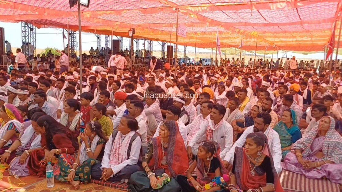 पहला भील प्रदेश एकता महासम्मेलन, चार राज्यों के आदिवासी समाज ने दिखाई एकजुटता, टारगेट विधानसभा में ज्यादा हिस्सेदारी! 1 screenshot 20250430 222346 gallery1226965180054907861