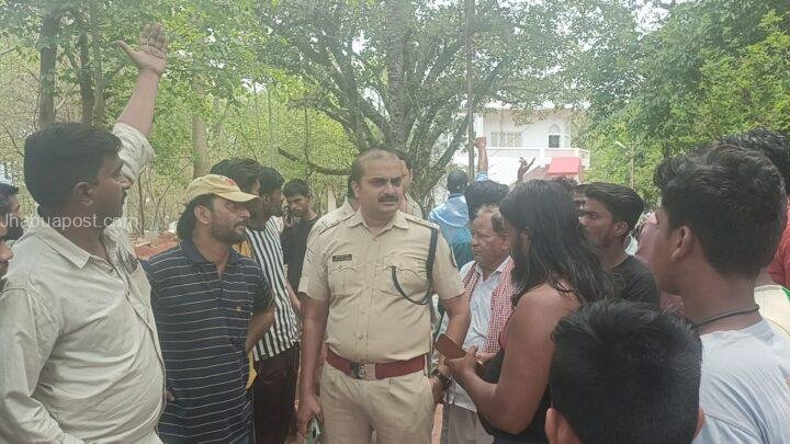 KHANDAWA: तीन महिलाओं की कब्रों के साथ छेड़छाड़, तांत्रिक क्रिया या घिनौनी हरकत की आशंका 1 img 20250521 wa00107631867296116198665