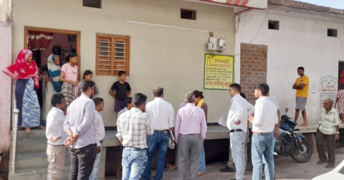 सोशल ऑडिट करने भोपाल से पहुंची टीम, हितग्राहियों से ली योजना की जमीनी जानकारी 2 fb img 17496511523317096696925519228552