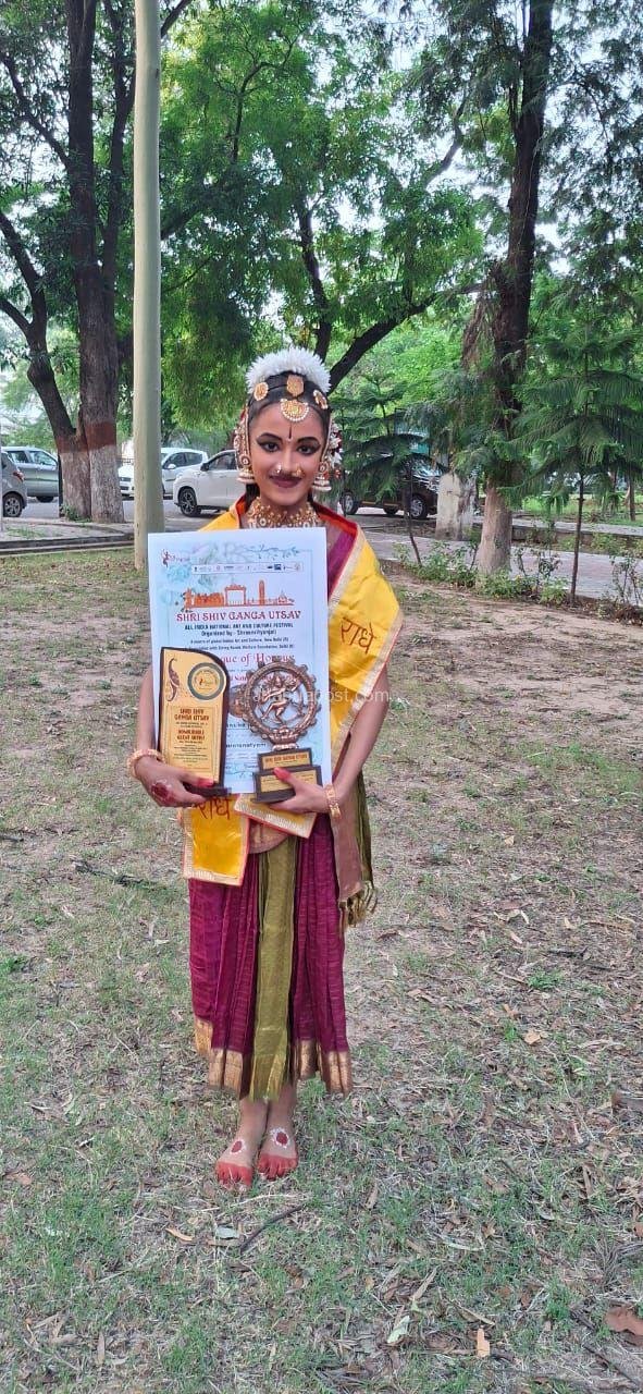 हंसिका जोशी को मिला आदियोगी नटराज अवार्ड 8 img 20250617 wa00211327150214484622286