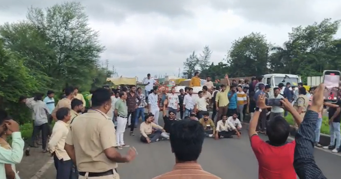 रतलाम में करणी सेना का चक्काजाम, जीवनसिंह शेरपुर की गिरफ्तारी पर विरोध