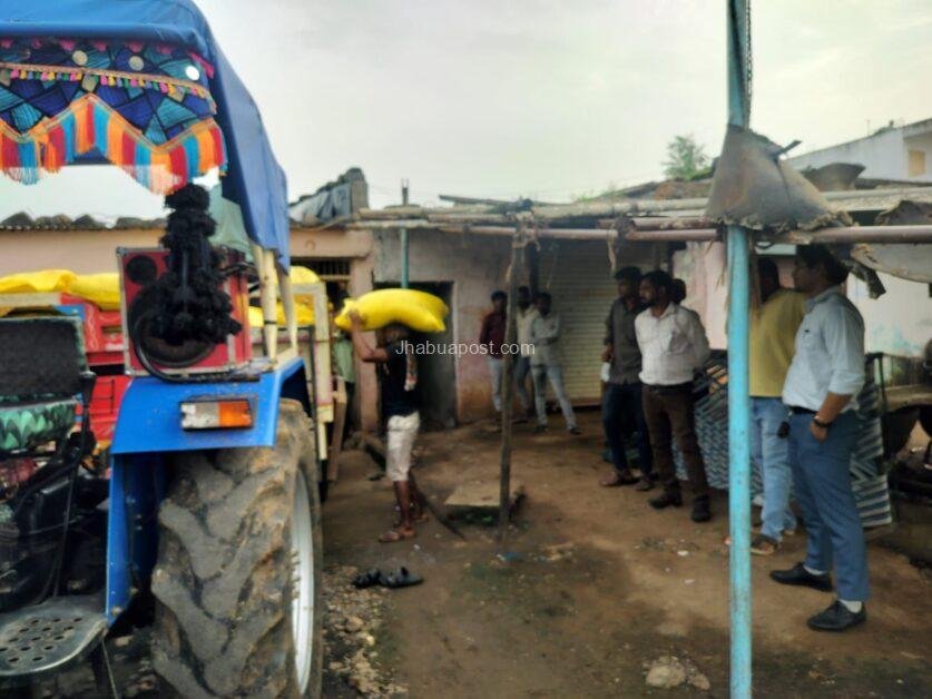 झाबुआ में कृषि विभाग की सख्त कार्रवाई: उर्वरक विक्रेता पर FIR, 8 बीज विक्रेताओं के लाइसेंस निलंबित 2 img 20250717 wa00395636600896745676861