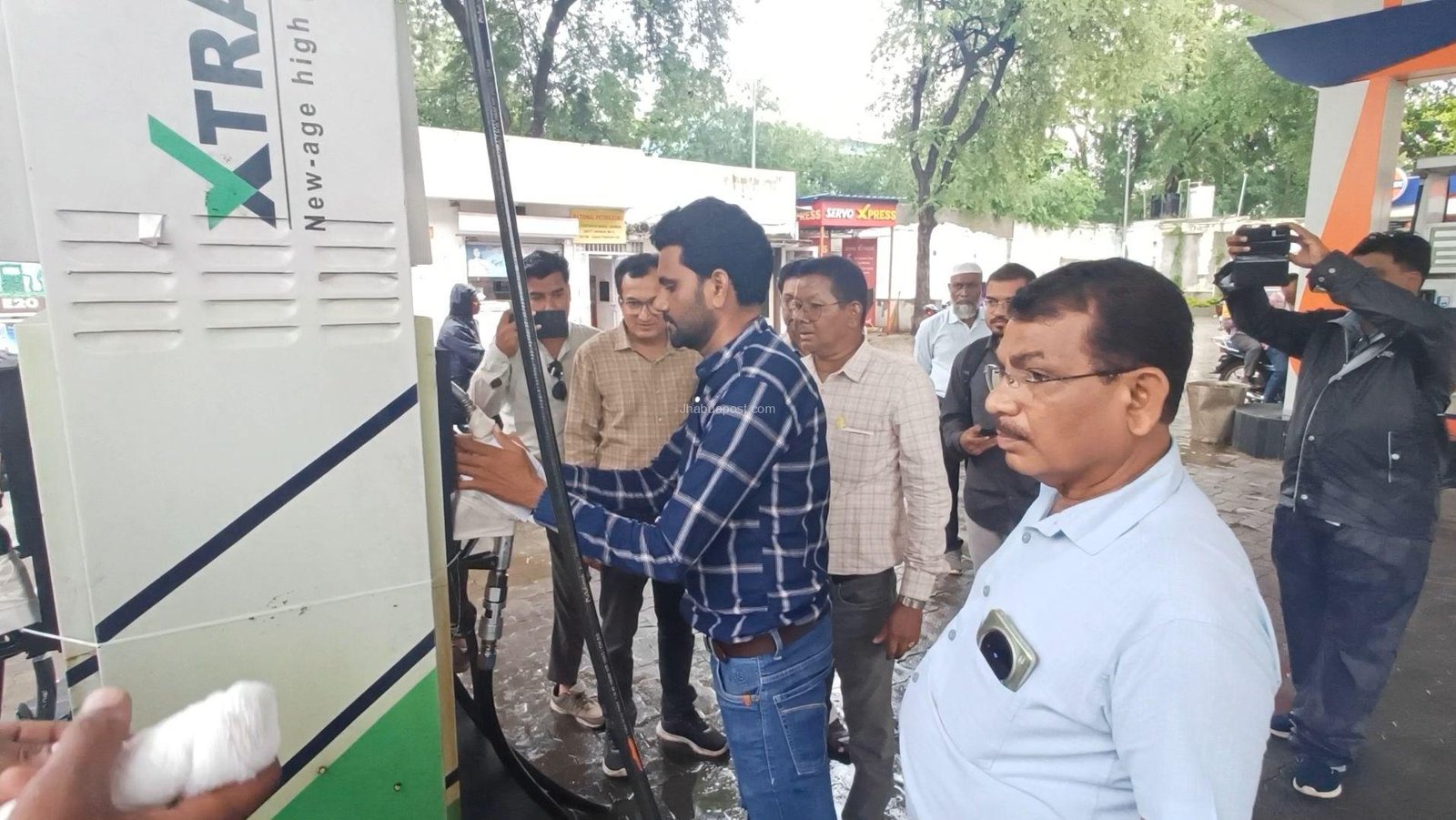 झाबुआ में पेट्रोल पंपों पर प्रशासन की सख्ती, डीजल टैंक में पानी मिलने पर 2 DU सील, रतलाम की घटना के बाद खाद्य मंत्री ने दिए थे जांच के आदेश 8 screenshot 20250702 192615 gallery4443375181890079184