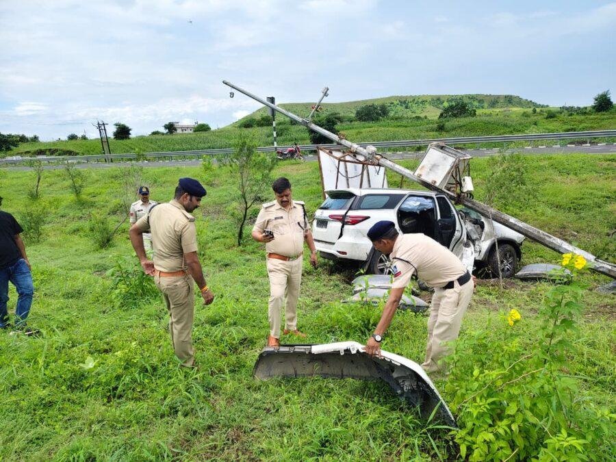 Jhabua News: दुर्घटनाग्रस्त फॉर्च्यूनर से 342 किलो डोडा चूरा बरामद 2 Jhabua News: दुर्घटनाग्रस्त फॉर्च्यूनर से 342 किलो डोडा चूरा बरामद