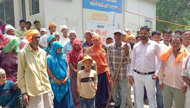 राणापुर में हत्या का मामला: शिल्पा वाखला ने लगाया प्रेम प्रसंग में हत्या का आरोप, जांच की मांग 1 screenshot 20250806 183638 gallery6704707261898471404