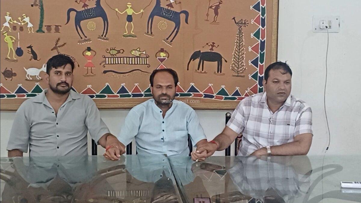 Jhabua News : लोकायुक्त कार्रवाई , ग्राम रोजगार सहायक रिश्वत लेते गिरफ्तार 1 Jhabua Post : लोकायुक्त कार्रवाई ,ग्राम रोजगार सहायक रिश्वत लेते गिरफ्तार