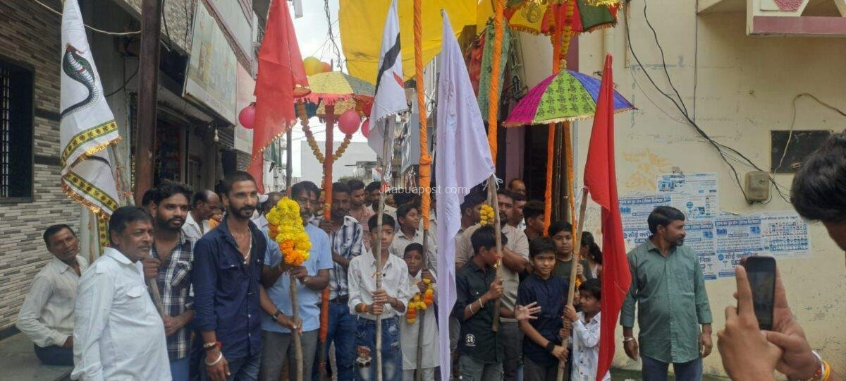 Jhabua news: करवड़ में धूमधाम से निकली सत्यवीर तेजाजी महाराज की निशान यात्रा 1 Jhabua news: करवड़ में धूमधाम से निकली सत्यवीर तेजाजी महाराज की निशान यात्रा