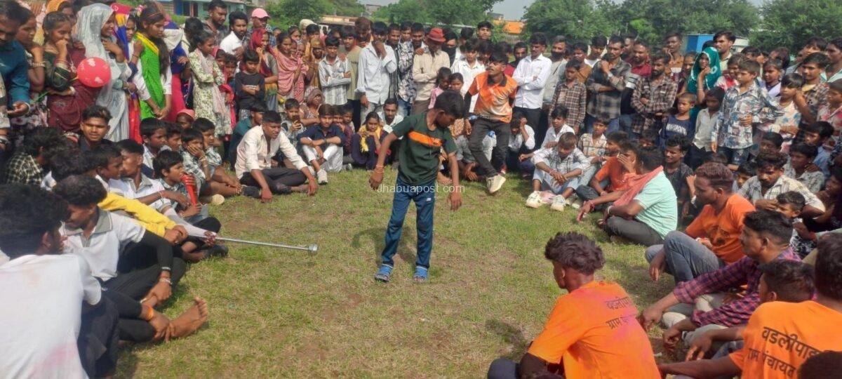 Jhabua news: करवड़ में धूमधाम से निकली सत्यवीर तेजाजी महाराज की निशान यात्रा 3 img 20250903 wa00104782235040213782645
