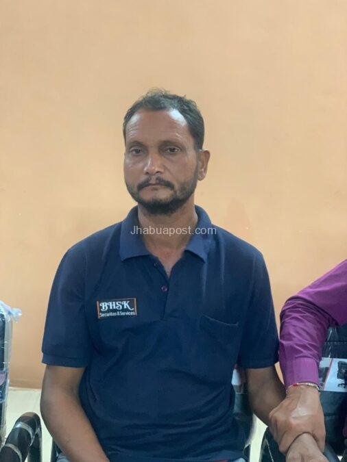 Jhabua News: एसबीआई फील्ड ऑफिसर और हाउस कीपर रिश्वत लेते रंगे हाथों पकड़े गए