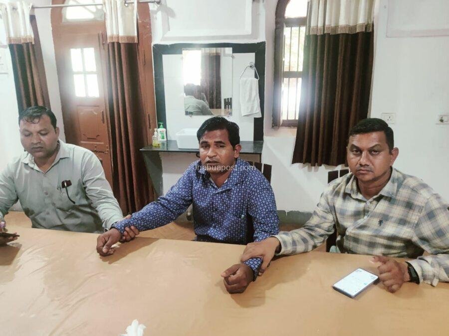 आलीराजपुर : कनिष्ठ आपूर्ति अधिकारी 50 हजार की रिश्वत लेते रंगे हाथ पकड़ा गया 1 img 20250924 wa00361111856802509602233