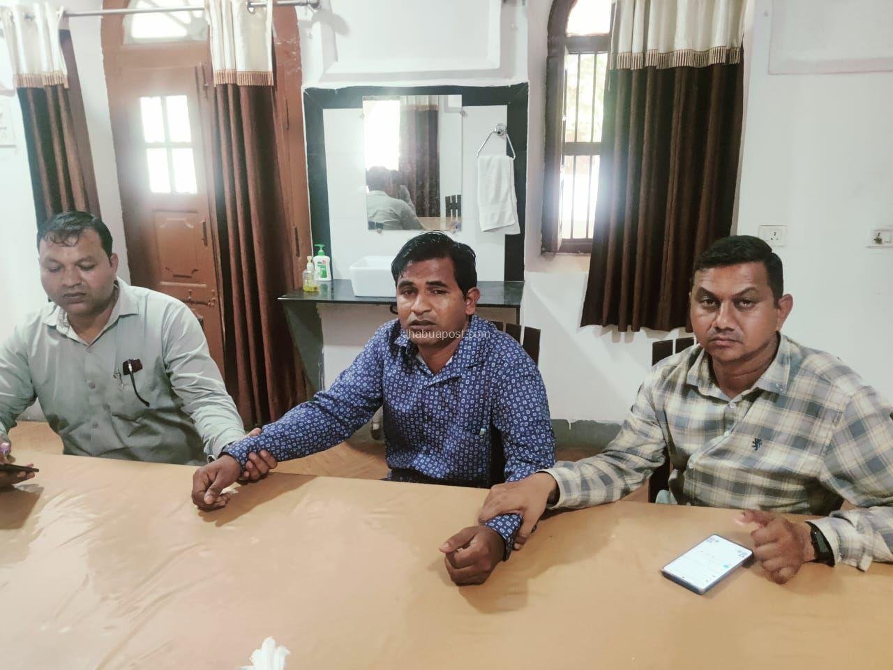 आलीराजपुर : कनिष्ठ आपूर्ति अधिकारी 50 हजार की रिश्वत लेते रंगे हाथ पकड़ा गया 2 img 20250924 wa00361111856802509602233