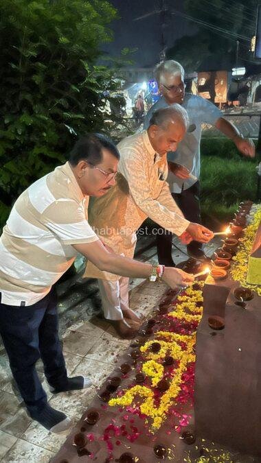 एक दीप शहीदों के नाम — झाबुआ में 500 से अधिक दीपों से रोशन हुआ शहीद स्मारक 2 img 20251019 wa00449102012952536766383