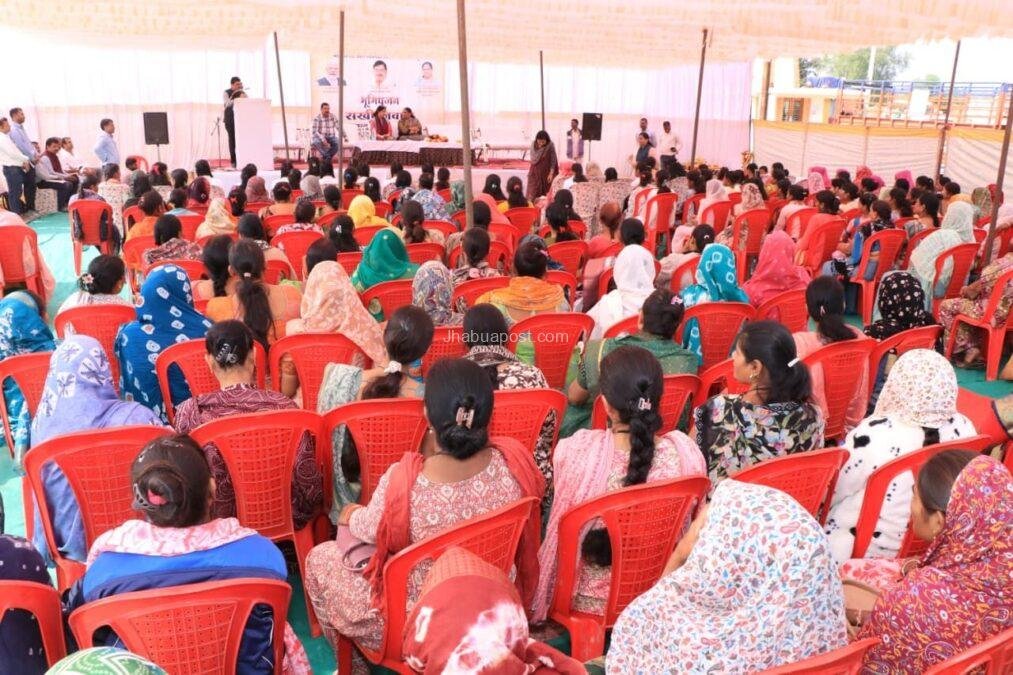 महिला एवं बाल विकास मंत्री ने वर्किंग वुमन हॉस्टल के निर्माण कार्य का भूमिपूजन किया 2 img 20251129 wa00457314171457144539438